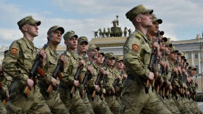 Einberufung zur Front: Russlands neues Wehrpflichtgesetz ruft Angst hervor