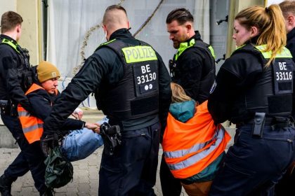 Polizeichefin: Staatliche Gewalt gegen Blockierer auf gesetzlicher Grundlage