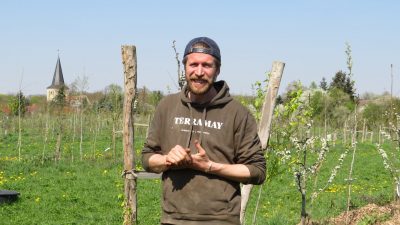 Zu Besuch bei den „Rebellen der Erde“ – Biolandwirt Benedikt Bösel startet Hoftour-Saison