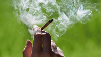 Kinder- und Jugendmedizinerverbände warnen vor Cannabislegalisierung