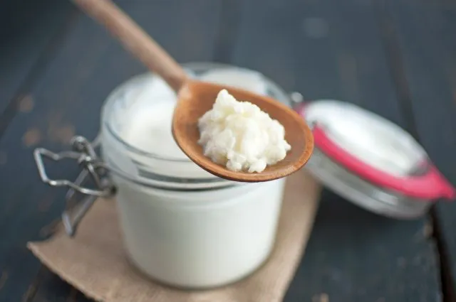 Kefir sollte nicht mit Metall in Berührung kommen.