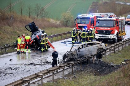 Ermittlungen nach heftigem Unfall mit sieben Toten