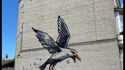 Mauer mit Banksy-Möwe in England abgebaut