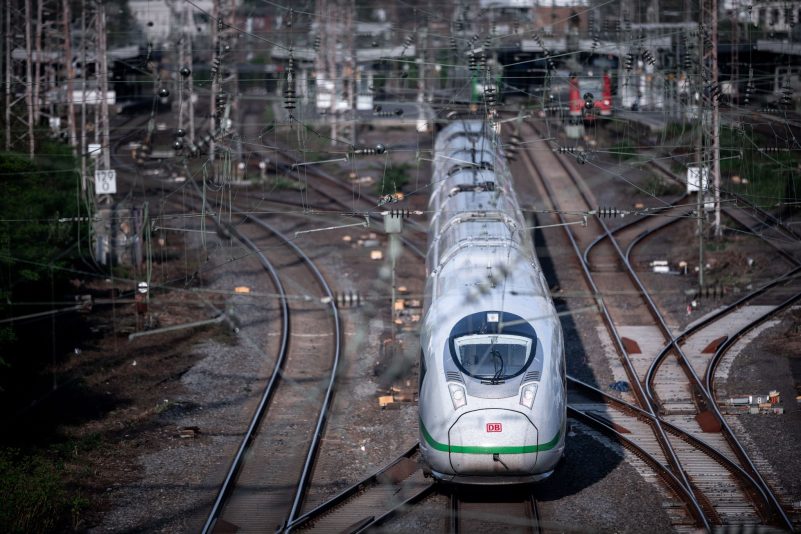 In Sachen Pünktlichkeit sah es bei der Deutschen Bahn im März schon wieder schlechter aus als noch im Januar.