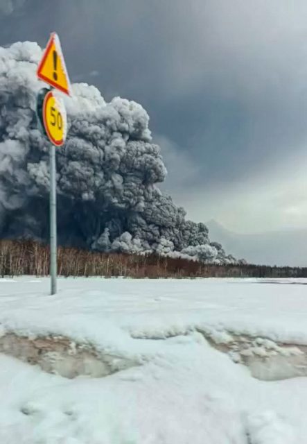 Der russische Riesenvulkan Schiwelutsch auf der Halbinsel Kamtschatka den größten Ascheregen seit 60 Jahren ausgelöst. Innerhalb von vier Stunden hat sich eine 8,5 Zentimeter dicke Ascheschicht gebildet.