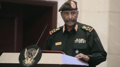 Sein Land versinkt derzeit in Chaos: der sudanesische Machthaber General Abdel Fattah al-Burhan. Archivbild