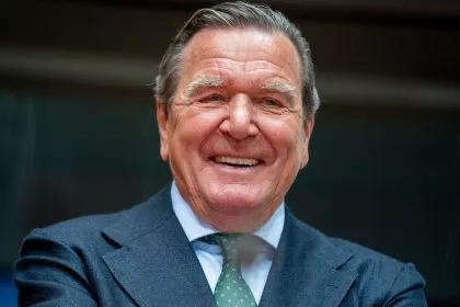 Vor Gericht: Altkanzler Schröder will Büro zurück