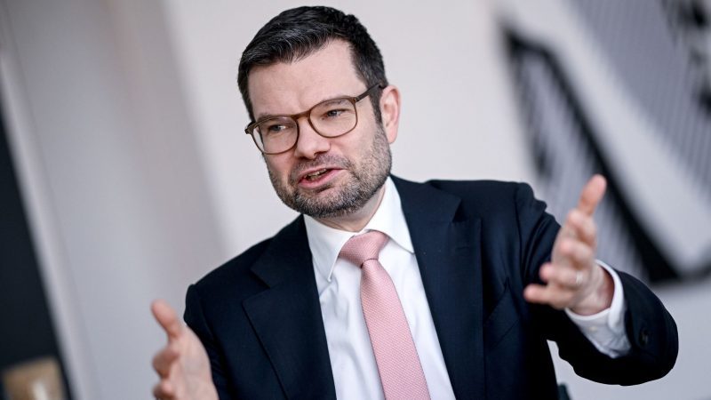 Justizminister Marco Buschmann will Unfallflucht ohne Personenschäden entkriminalisieren.