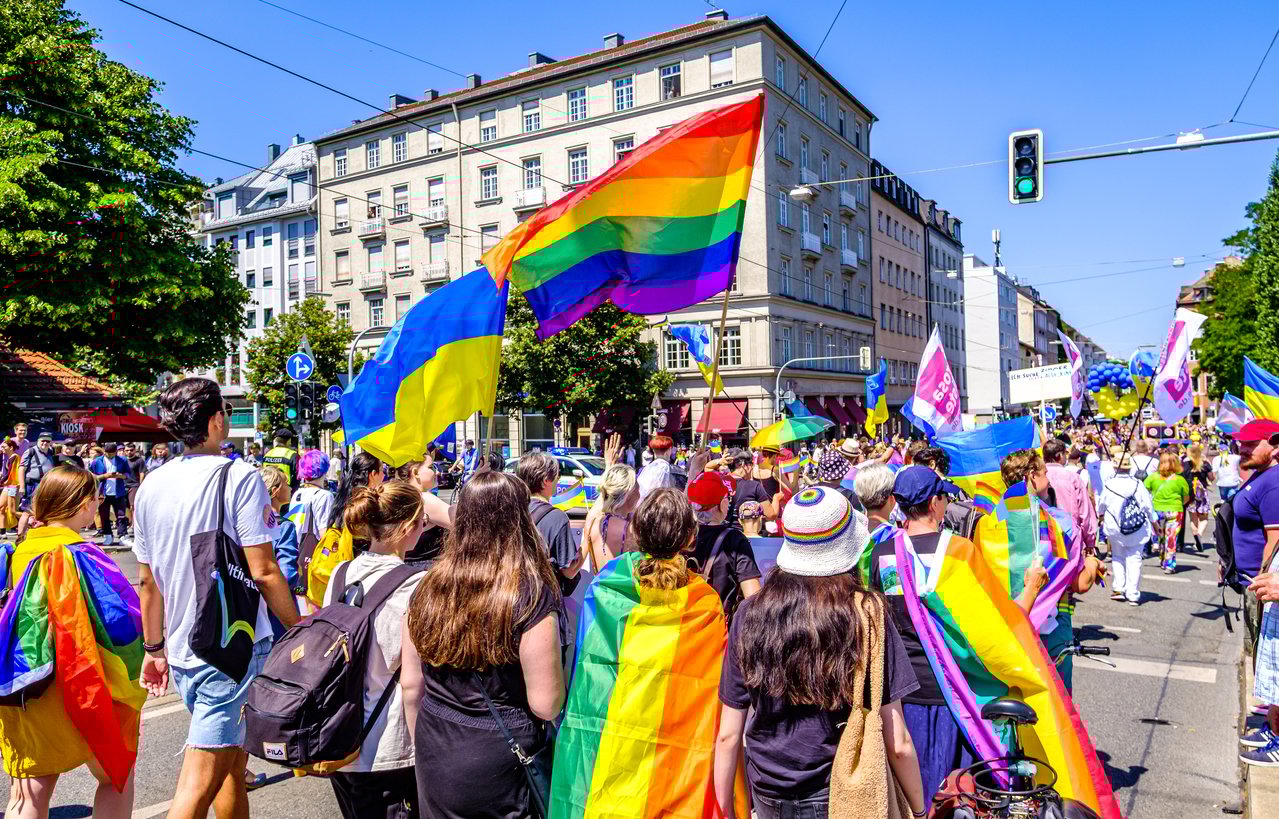 Dragqueen-unter-Tatverdacht-Abschluss-der-Ermittlungen-im-Fall-Jurassica-Parka-nicht-in-Sicht