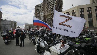 Putin-loyale Motorradfahrer brechen zu Rally Richtung Berlin auf
