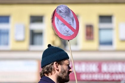 Proteste zum 1. Mai: Flaschenwürfe auf Polizei