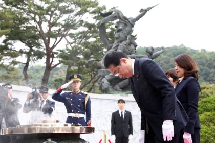 Neue Freundschaft nach langem Streit: Japans Premier zu Gast in Seoul
