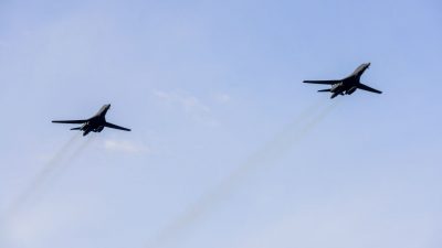 Russland fängt zwei US-Bomber über der Ostsee ab