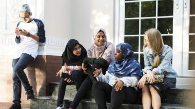 Mashallah und Yallah – Arabische Begriffe erobern die Sprache der deutschen Jugend