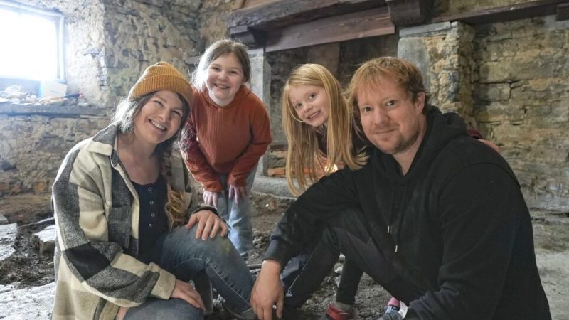Vom Steinhaus zum Wohnhaus: Paar renoviert 200 Jahre alte Scheune in den Bergen
