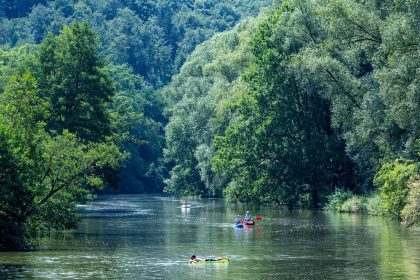 Schrecklicher Zufall in Oberbayern: Zwei 15-Jährige sterben in Gewässern