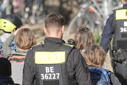 Messerattacke Berlin: Mädchen außer Lebensgefahr, Täter Berhan S. soll in Psychiatrie