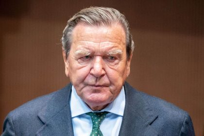 Streit um Schröder-Büro: Anwälte empfehlen Berufung