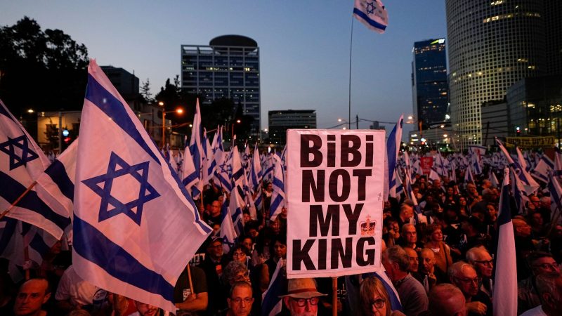 Israelis protestieren gegen die Pläne der Regierung von Premierminister Netanjahu, das Justizsystem zu reformieren.