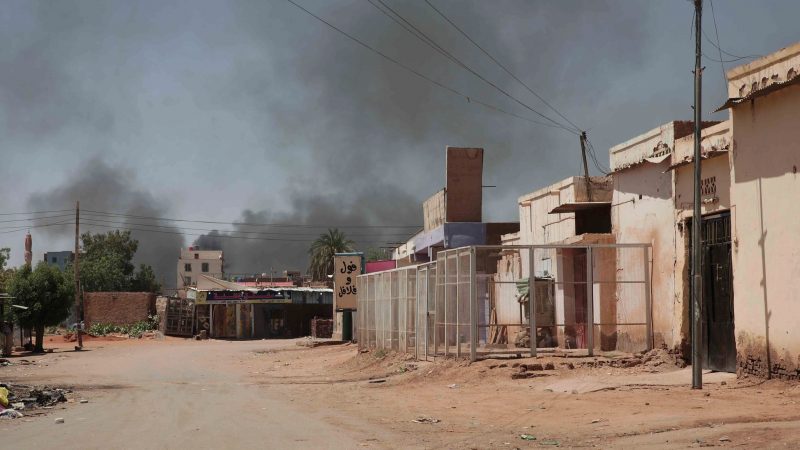 Rauch über Sudans Hauptstadt Khartum.
