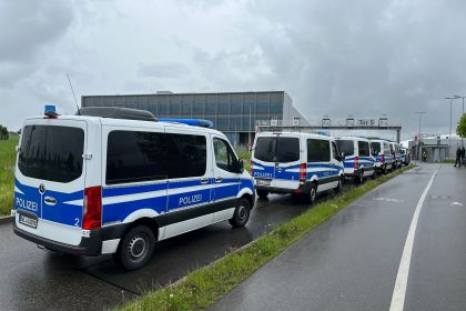 Zwei Tote bei Schüssen im Mercedes-Werk