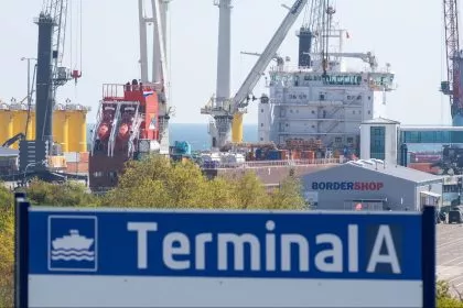 Über alle Köpfe hinweg: Bund setzt LNG-Terminals vor Rügen durch