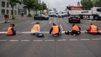 Aktivisten der Klimagruppe Letzte Generation sorgen mit Straßenblockaden immer wieder für Kontroverse.