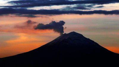 Ascheregen am Vulkan Popocatépetl