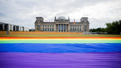 Berlin: LGBTQ-Klub will Flüchtlingsheim verhindern – Unterbringung von 650 Personen geplant