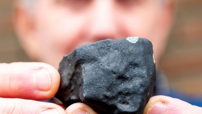Meteorit von Elmshorn stammt aus Urzeit unseres Sonnensystems