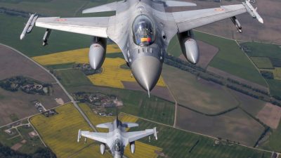„Spiel mit dem Feuer“: Russischer Außenminister kritisiert Debatte um F-16-Jets