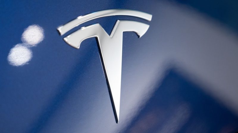 Tesla: Diebstahl von 100 GB Daten – Autonomes Fahren weit von Umsetzung entfernt