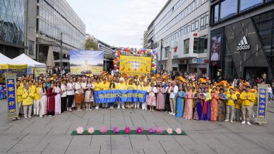 Drache tanzt im Frankfurter Zentrum: Auftakt zur Feier des Welt-Falun-Dafa-Tages (+Video)