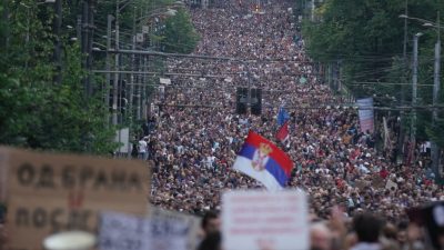 Serbien: Protest gegen Gewalt und Regierung weitet sich aus