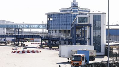 Kein Baustopp für Rügener LNG-Terminal: Naturschutzbund scheitert vor Gericht