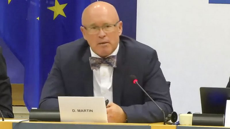 Er berichtete Brisantes über Corona im EU-Parlament. Doch wie vertrauenswürdig ist Dr. David Martin?