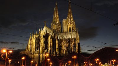 Erzbistum Köln muss 300.000 Euro Schmerzensgeld an ein Missbrauchsopfer zahlen