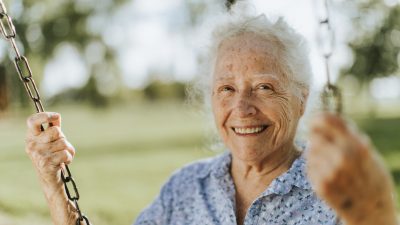 Gesund und glücklich im hohen Alter – Gene sind dabei nur zweitrangig