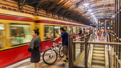 Bahn weitet KI-Projekt auf Hamburg und Berlin aus – Ziel: „bundesweiter Echtzeitfahrplan“