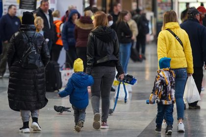 Trotz Sterbeüberschuss: Bevölkerung in Deutschland 2022 wieder stärker gewachsen