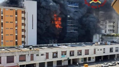 Rom: Großer Brand in mehrstöckigem Wohngebäude – ein Toter