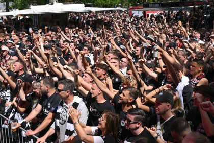 Zehntausende Frankfurt-Fans in Berlin eingetroffen