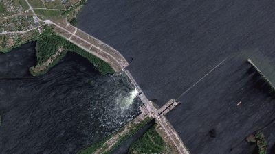 Flutwelle befürchtet: Wechselseitige Schuldzuweisungen nach Explosion am Staudamm Kachowka