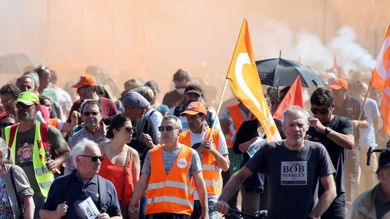 Mit einer möglicherweise letzten Protest-Welle versuchen die französischen Gewerkschaften, den Widerstand gegen das höhere Renteneintrittsalter zu zeigen.