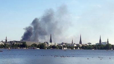 Hamburg: Brand auf Baustelle in Hafencity