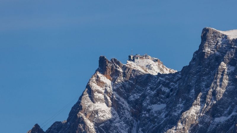 Blick aus Österreich auf die Zugspitze.