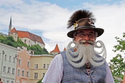 Kunst am Bart – Weltmeisterschaft in Oberbayern