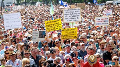 In Erding haben rund 13.000 Menschen gegen das geplante Heizungsgesetz demonstriert.
