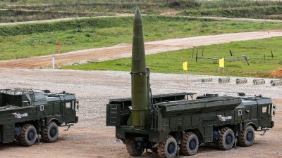 Friedensforscher: Atomwaffenstaaten stärken ihre Arsenale