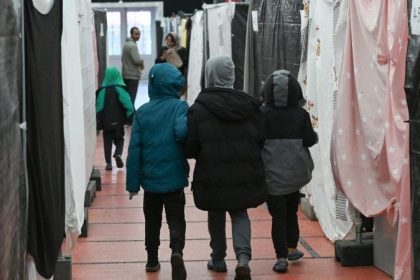 Großeinsatz in Asyl-Zeltstadt Bork: Wütende Bewohner werfen Steine auf Mitarbeiter